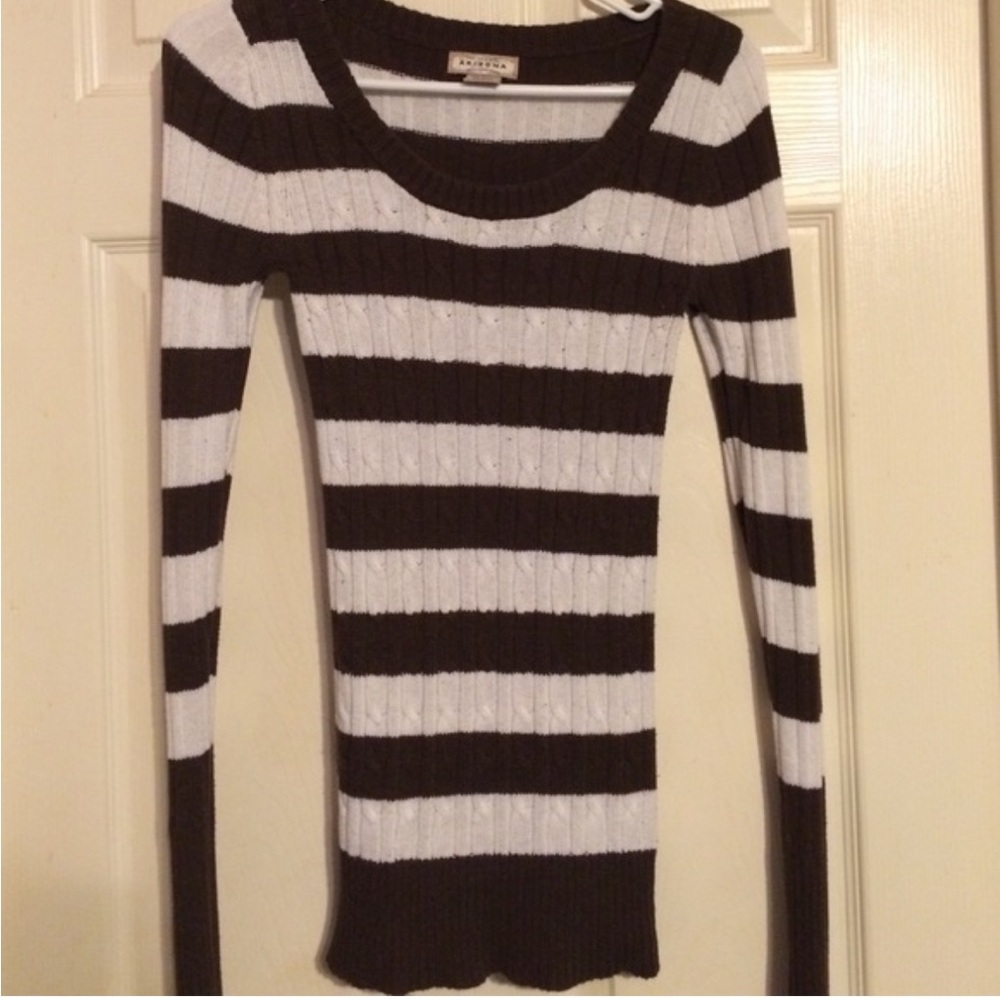 Arizona Jean Company Black and White Crew Neck Sweater